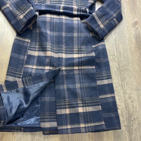 H&M Women’s Navy Blue and Tan Plaid Long Belted Two Button Jacket, size 0 - Picture 12 of 13